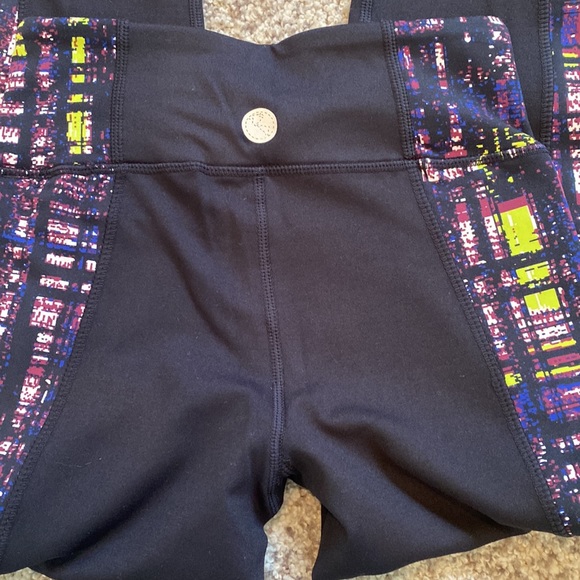 NWT - activewear leggings - Picture 4 of 4